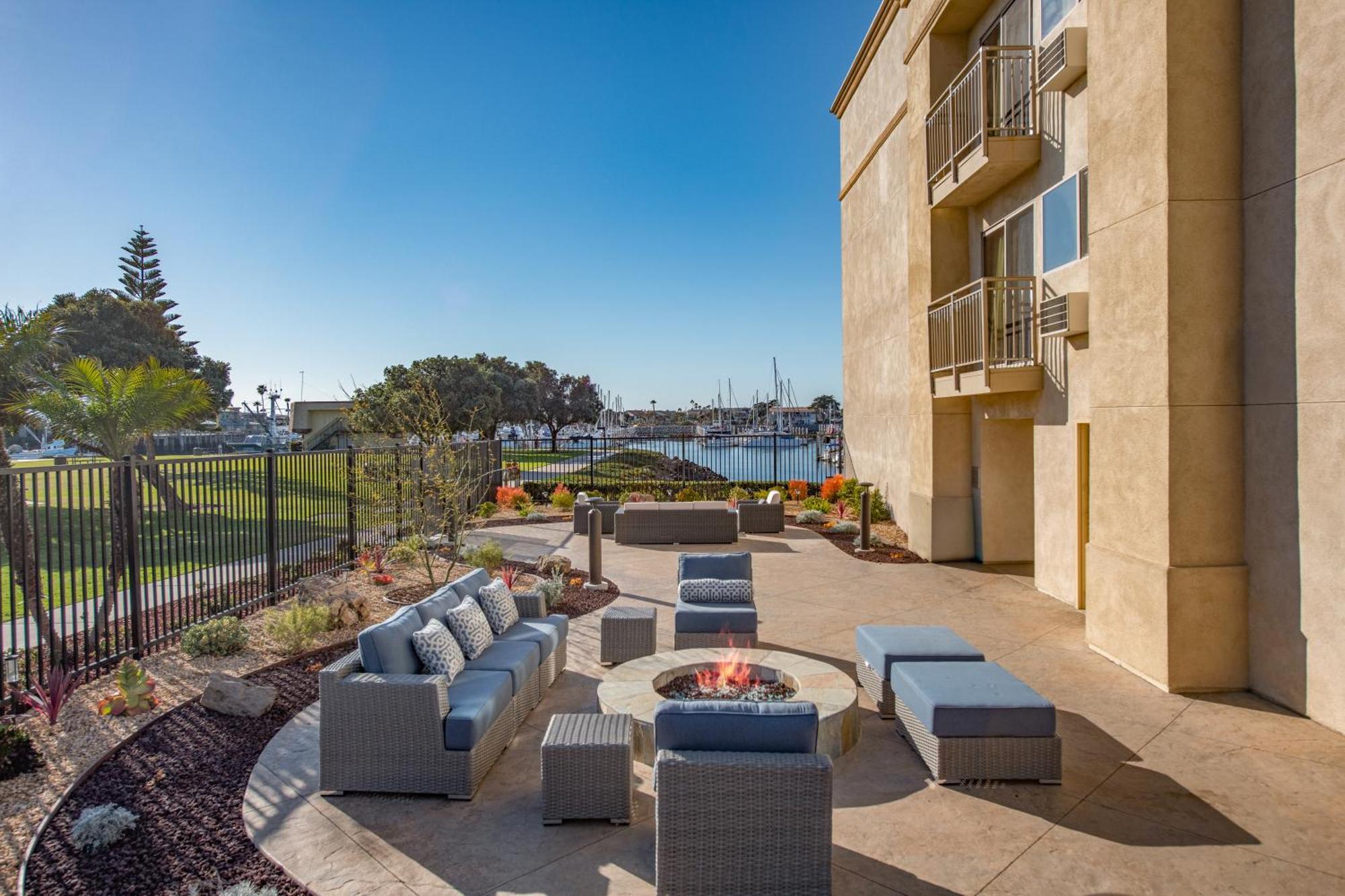 Hampton Inn Channel Islands Harbor Окснард Экстерьер фото