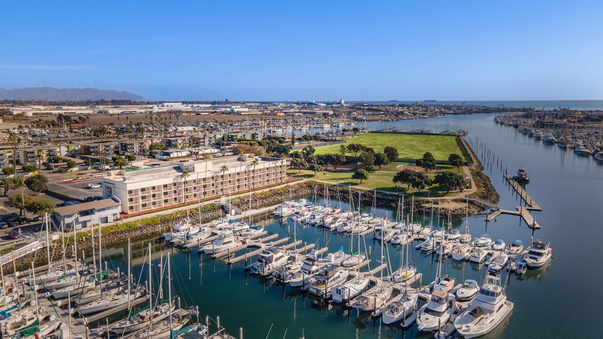Hampton Inn Channel Islands Harbor Окснард Экстерьер фото